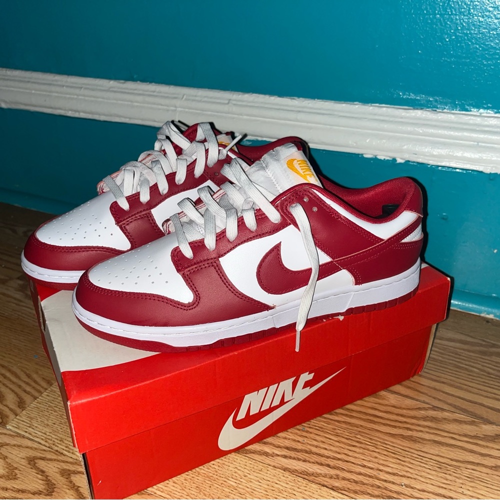 Dunks “Low Gym Red”